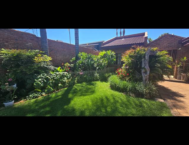 3 BEDROOM FREESTANDING FOR SALE IN CAPRICORN